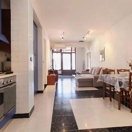 2281 Apartamento *